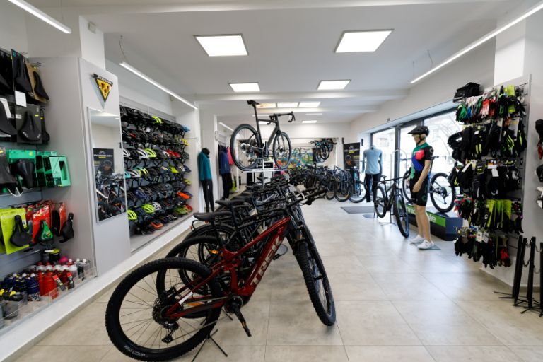 Vstup do prodejny Velosport Valenta Pelhřimov